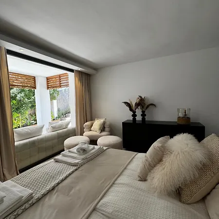 Bliss - Serenity 4-bedroom With Exclisive Heated Private Pool & Jacuzzi, Tropical Garden, Marbesa - Steps From The Cabopino *