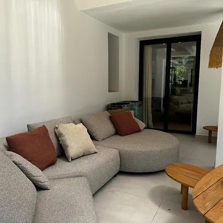 Bliss - Serenity 4-bedroom With Exclisive Heated Private Pool & Jacuzzi, Tropical Garden, Marbesa - Steps From The Cabopino Villa