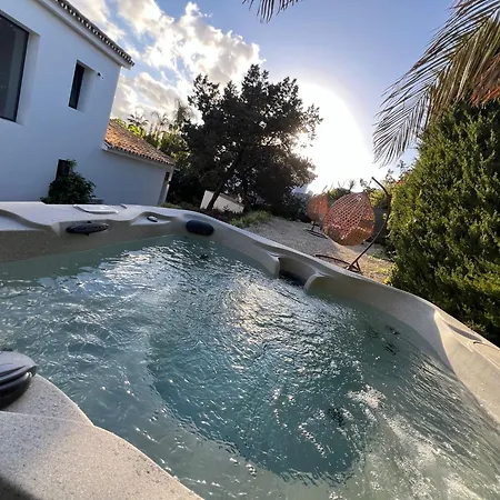 Bliss - Dream Luxury 4-bedroom With Exclisive Heated Private Pool & Jacuzzi, Tropical Garden, Marbesa - Steps From The Cabopino *