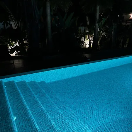 Villa Bliss - Dream Luxury 4-bedroom With Exclisive Heated Private Pool & Jacuzzi, Tropical Garden, Marbesa - Steps From The Cabopino