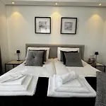 Bliss - Serenity 4-bedroom With Exclisive Heated Private Pool & Jacuzzi, Tropical Garden, Marbesa - Steps From The Cabopino Villa *