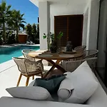 Bliss - Serenity 4-bedroom With Exclisive Heated Private Pool & Jacuzzi, Tropical Garden, Marbesa - Steps From The Cabopino * Marbella
