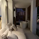 Bliss - Serenity 4-bedroom With Exclisive Heated Private Pool & Jacuzzi, Tropical Garden, Marbesa - Steps From The Cabopino *