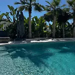 Bliss - Serenity 4-bedroom With Exclisive Heated Private Pool & Jacuzzi, Tropical Garden, Marbesa - Steps From The Cabopino Villa