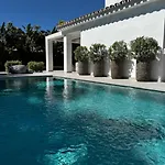 Bliss - Serenity 4-bedroom With Exclisive Heated Private Pool & Jacuzzi, Tropical Garden, Marbesa - Steps From The Cabopino Villa Marbella