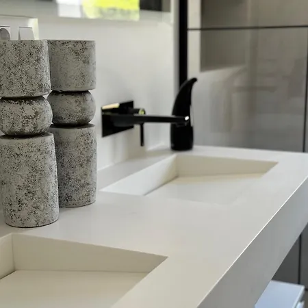 Bliss - Dream Luxury 4-bedroom With Exclisive Heated Private Pool & Jacuzzi, Tropical Garden, Marbesa - Steps From The Cabopino * Marbella