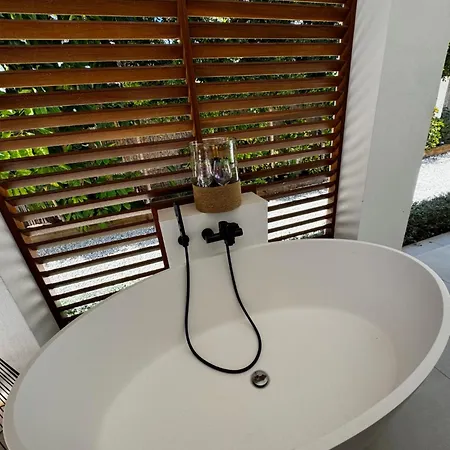 Villa Bliss - Serenity 4-bedroom With Exclisive Heated Private Pool & Jacuzzi, Tropical Garden, Marbesa - Steps From The Cabopino *