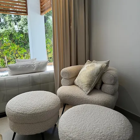 Bliss - Serenity 4-bedroom With Exclisive Heated Private Pool & Jacuzzi, Tropical Garden, Marbesa - Steps From The Cabopino Villa Marbella