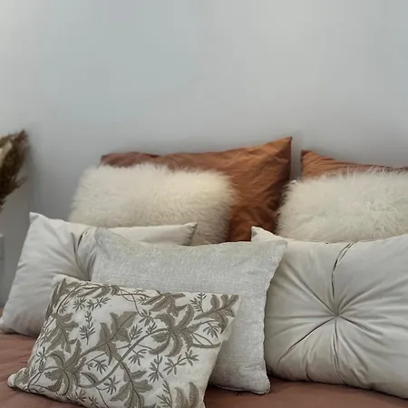 Family Holiday Bliss In Marbella- Beautiful Brand-New 4 Bedroom Villa With Garden, Private Pool & Jacuzzi, Marbesa 500 M To The Cabopino Beach * Marbella
