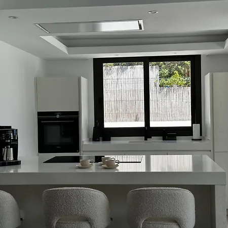 Bliss - Dream Luxury 4-bedroom With Exclisive Heated Private Pool & Jacuzzi, Tropical Garden, Marbesa - Steps From The Cabopino וילה מארבלה