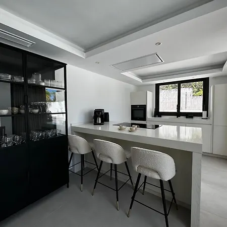 Bliss - Dream Luxury 4-bedroom With Exclisive Heated Private Pool & Jacuzzi, Tropical Garden, Marbesa - Steps From The Cabopino וילה מארבלה