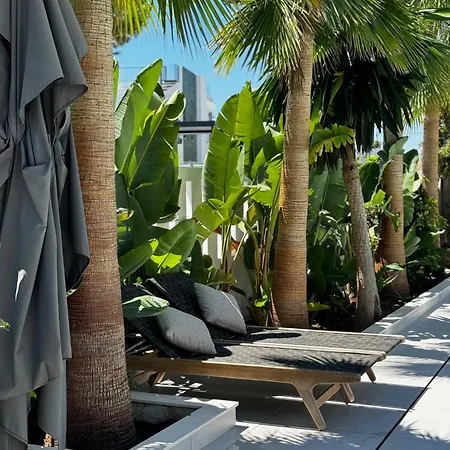 Family Holiday Bliss In Marbella- Beautiful Brand-New 4 Bedroom Villa With Garden, Private Pool & Jacuzzi, Marbesa 500 M To The Cabopino Beach * Marbella
