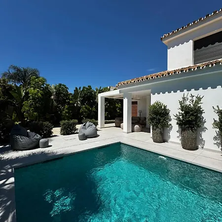 Bliss - Dream Luxury 4-bedroom With Exclisive Heated Private Pool & Jacuzzi, Tropical Garden, Marbesa - Steps From The Cabopino *