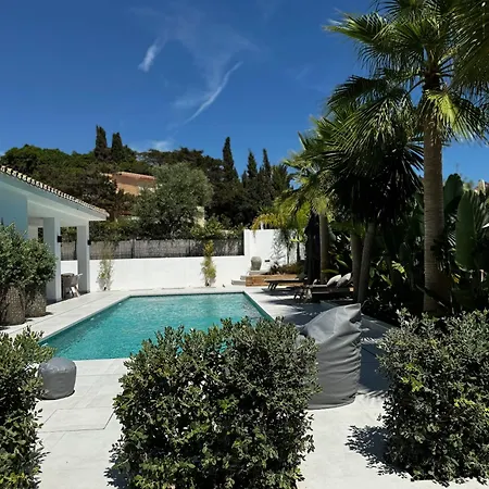 Family Holiday Bliss In Marbella- Beautiful Brand-New 4 Bedroom Villa With Garden, Private Pool & Jacuzzi, Marbesa 500 M To The Cabopino Beach * Marbella