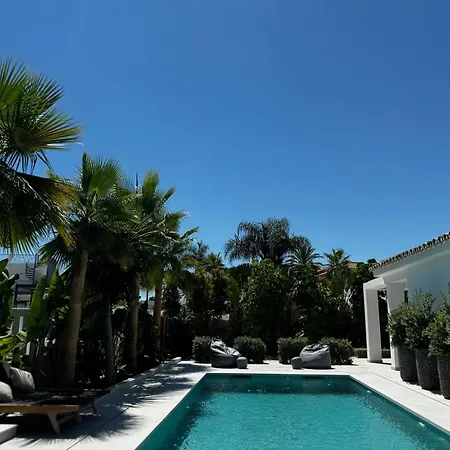 Villa Bliss - Dream Luxury 4-bedroom With Exclisive Heated Private Pool & Jacuzzi, Tropical Garden, Marbesa - Steps From The Cabopino *