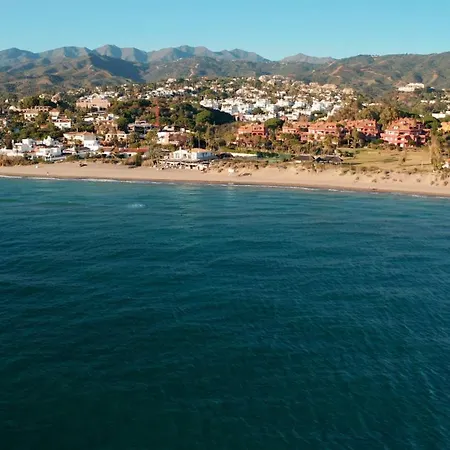 Family Holiday Bliss In Marbella- Beautiful Brand-New 4 Bedroom Villa With Garden, Private Pool & Jacuzzi, Marbesa 500 M To The Cabopino Beach Villa Marbella