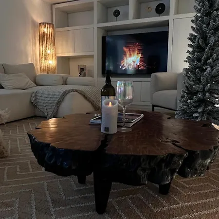 Willa Family Holiday Bliss In Marbella- Beautiful Brand-New 4 Bedroom Villa With Garden, Private Pool & Jacuzzi, Marbesa 500 M To The Cabopino Beach *