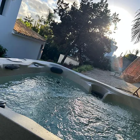 Bliss - Serenity 4-bedroom With Exclisive Heated Private Pool & Jacuzzi, Tropical Garden, Marbesa - Steps From The Cabopino Villa Marbella
