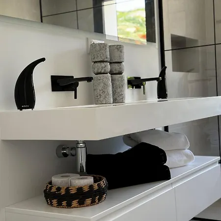 וילה Bliss - Dream Luxury 4-bedroom With Exclisive Heated Private Pool & Jacuzzi, Tropical Garden, Marbesa - Steps From The Cabopino *