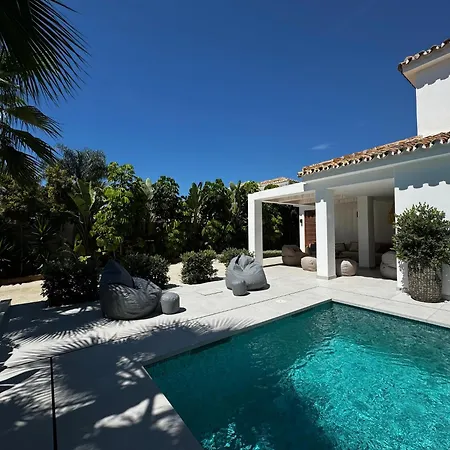 Villa Family Holiday Bliss In Marbella- Beautiful Brand-New 4 Bedroom Villa With Garden, Private Pool & Jacuzzi, Marbesa 500 M To The Cabopino Beach Marbella