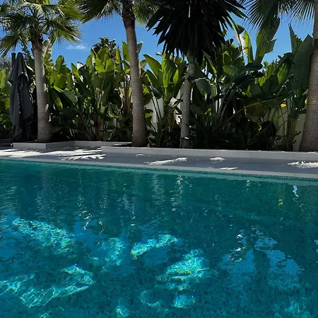 Villa Family Holiday Bliss In Marbella- Beautiful Brand-New 4 Bedroom Villa With Garden, Private Pool & Jacuzzi, Marbesa 500 M To The Cabopino Beach Marbella