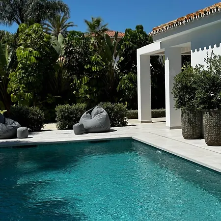 Bliss - Serenity 4-bedroom With Exclisive Heated Private Pool & Jacuzzi, Tropical Garden, Marbesa - Steps From The Cabopino Villa *