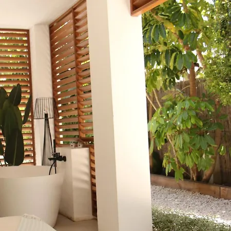 Bliss - Serenity 4-bedroom With Exclisive Heated Private Pool & Jacuzzi, Tropical Garden, Marbesa - Steps From The Cabopino Villa *