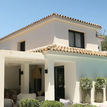 Villa Bliss - Serenity 4-bedroom With Exclisive Heated Private Pool & Jacuzzi, Tropical Garden, Marbesa - Steps From The Cabopino