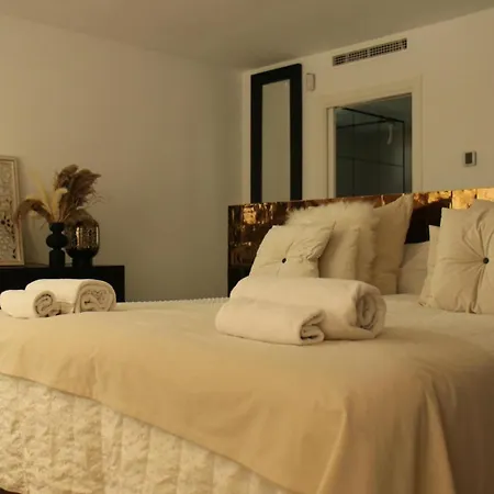 Bliss - Serenity 4-bedroom With Exclisive Heated Private Pool & Jacuzzi, Tropical Garden, Marbesa - Steps From The Cabopino Marbella