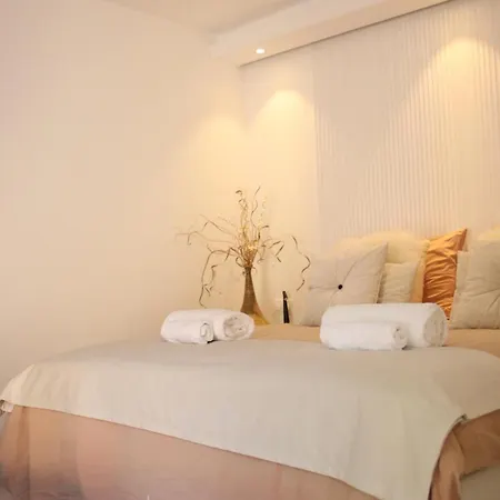 Bliss - Serenity 4-bedroom With Exclisive Heated Private Pool & Jacuzzi, Tropical Garden, Marbesa - Steps From The Cabopino Marbella