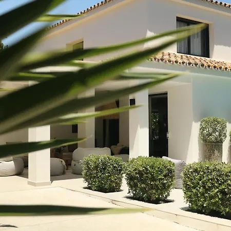 Bliss - Serenity 4-bedroom With Exclisive Heated Private Pool & Jacuzzi, Tropical Garden, Marbesa - Steps From The Cabopino Villa