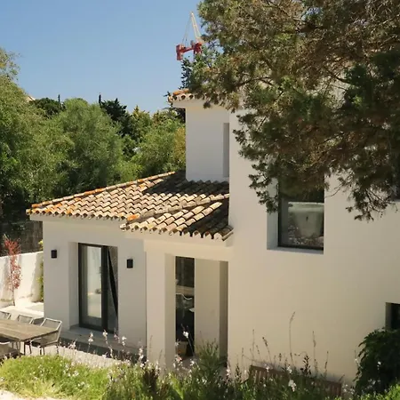 Bliss - Serenity 4-bedroom With Exclisive Heated Private Pool & Jacuzzi, Tropical Garden, Marbesa - Steps From The Cabopino Villa *