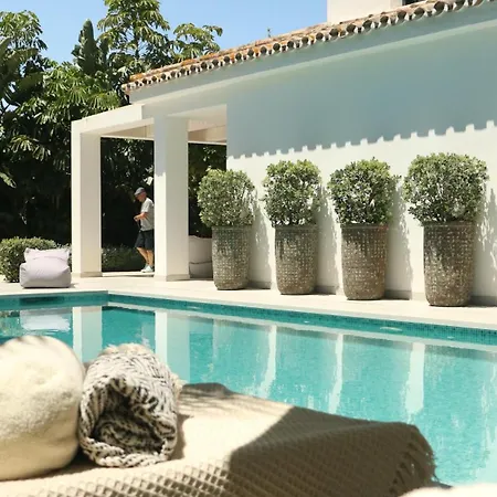 Bliss - Serenity 4-bedroom With Exclisive Heated Private Pool & Jacuzzi, Tropical Garden, Marbesa - Steps From The Cabopino