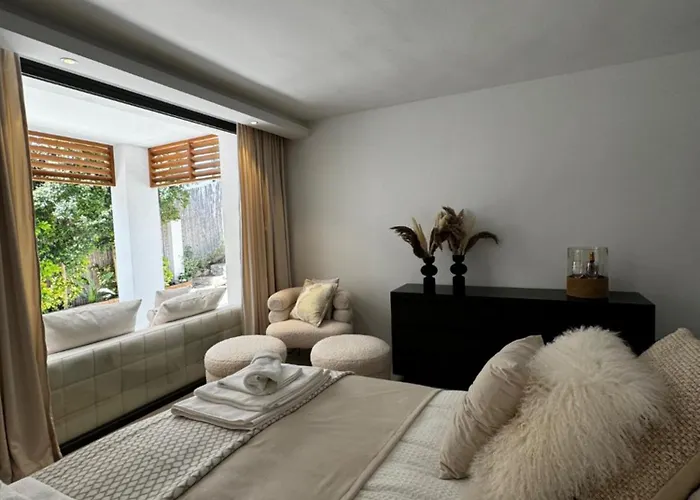 Bliss - Serenity 4-bedroom With Exclisive Heated Private Pool & Jacuzzi, Tropical Garden, Marbesa - Steps From The Cabopino *