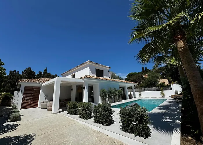 Bliss - Serenity 4-bedroom With Exclisive Heated Private Pool & Jacuzzi, Tropical Garden, Marbesa - Steps From The Cabopino *