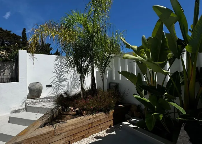 ヴィラ Bliss - Serenity 4-bedroom With Exclisive Heated Private Pool & Jacuzzi, Tropical Garden, Marbesa - Steps From The Cabopino