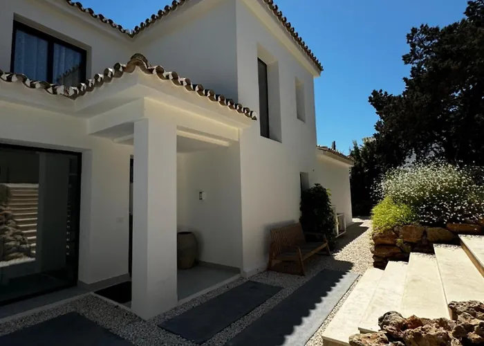 Bliss - Serenity 4-bedroom With Exclisive Heated Private Pool & Jacuzzi, Tropical Garden, Marbesa - Steps From The Cabopino *