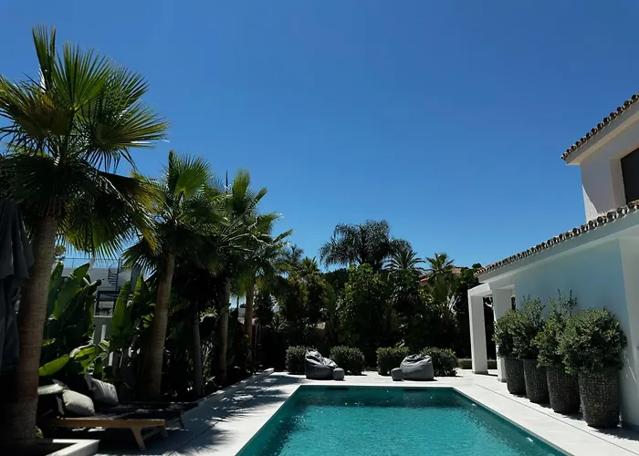 ヴィラ Bliss - Serenity 4-bedroom With Exclisive Heated Private Pool & Jacuzzi, Tropical Garden, Marbesa - Steps From The Cabopino *