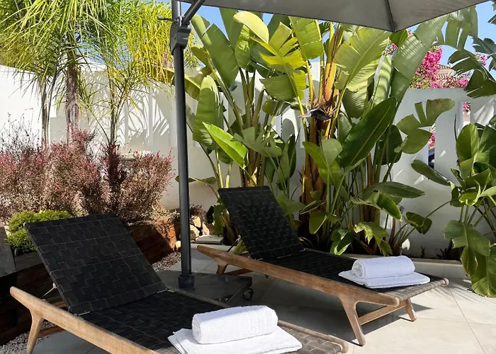 Bliss - Serenity 4-bedroom With Exclisive Heated Private Pool & Jacuzzi, Tropical Garden, Marbesa - Steps From The Cabopino ヴィラ