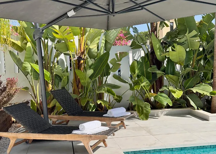 Bliss - Serenity 4-bedroom With Exclisive Heated Private Pool & Jacuzzi, Tropical Garden, Marbesa - Steps From The Cabopino ヴィラ *