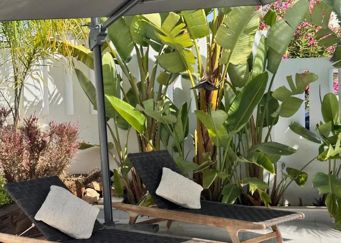 Bliss - Serenity 4-bedroom With Exclisive Heated Private Pool & Jacuzzi, Tropical Garden, Marbesa - Steps From The Cabopino