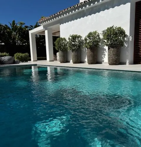 ヴィラ Bliss - Serenity 4-bedroom With Exclisive Heated Private Pool & Jacuzzi, Tropical Garden, Marbesa - Steps From The Cabopino *