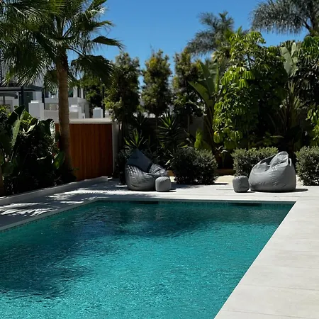 Villa Bliss - Dream Luxury 4-bedroom With Exclisive Heated Private Pool & Jacuzzi, Tropical Garden, Marbesa - Steps From The Cabopino