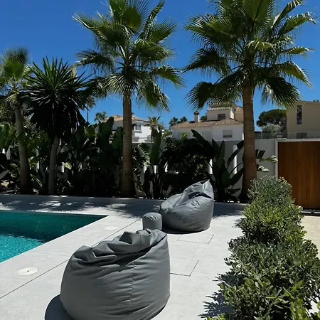 Bliss - Serenity 4-bedroom With Exclisive Heated Private Pool & Jacuzzi, Tropical Garden, Marbesa - Steps From The Cabopino Μαρμπέλλα