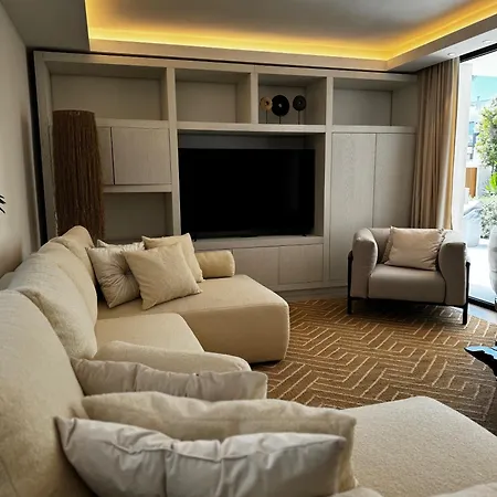 Villa Marbella Bliss - Dream Luxury 4-Bedroom Villa With Exclisive Heated Private Pool & Jacuzzi, Tropical Garden, Marbesa - Steps From The Cabopino Beach *