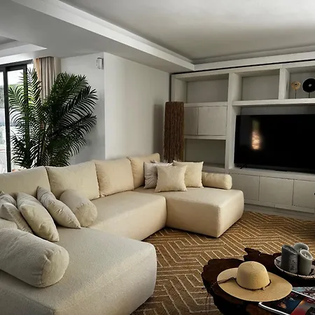 Villa Marbella Bliss - Dream Luxury 4-Bedroom Villa With Exclisive Heated Private Pool & Jacuzzi, Tropical Garden, Marbesa - Steps From The Cabopino Beach *