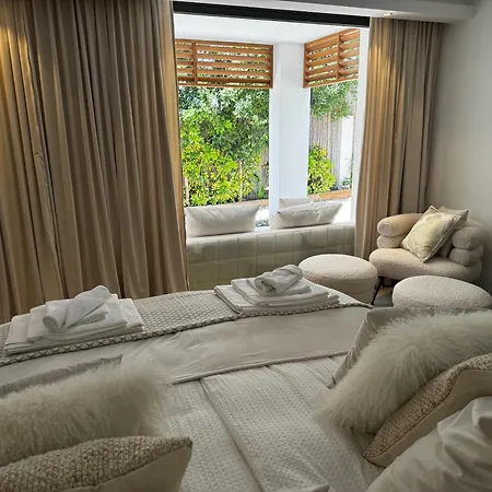 Villa Marbella Bliss - Dream Luxury 4-Bedroom Villa With Exclisive Heated Private Pool & Jacuzzi, Tropical Garden, Marbesa - Steps From The Cabopino Beach Marbella