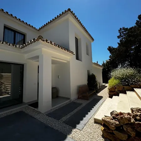 Marbella Bliss - Dream Luxury 4-Bedroom Villa With Exclisive Heated Private Pool & Jacuzzi, Tropical Garden, Marbesa - Steps From The Cabopino Beach *