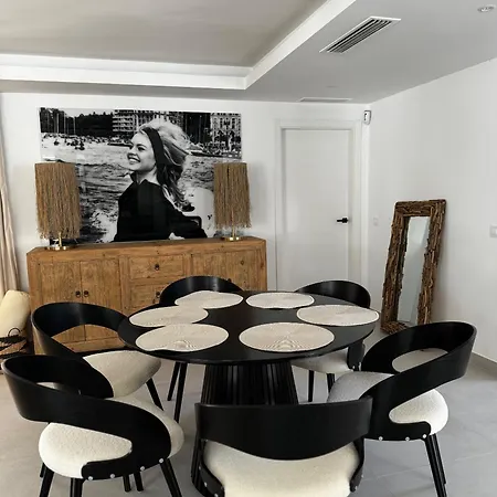 Villa Marbella Bliss - Dream Luxury 4-Bedroom Villa With Exclisive Heated Private Pool & Jacuzzi, Tropical Garden, Marbesa - Steps From The Cabopino Beach Marbella