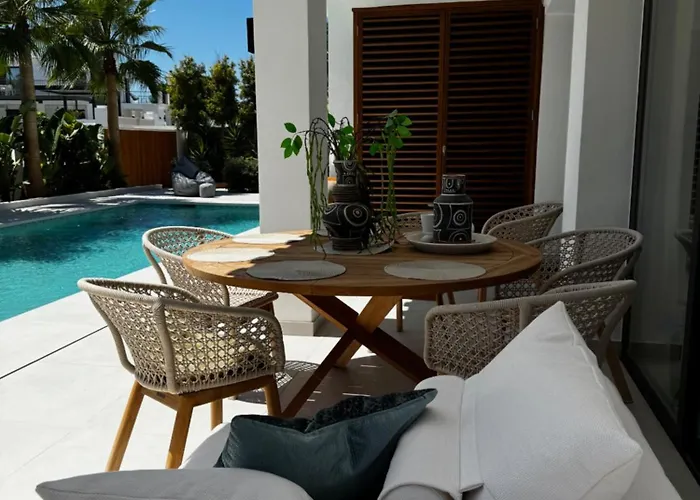 Bliss - Serenity 4-bedroom With Exclisive Heated Private Pool & Jacuzzi, Tropical Garden, Marbesa - Steps From The Cabopino * Marbella